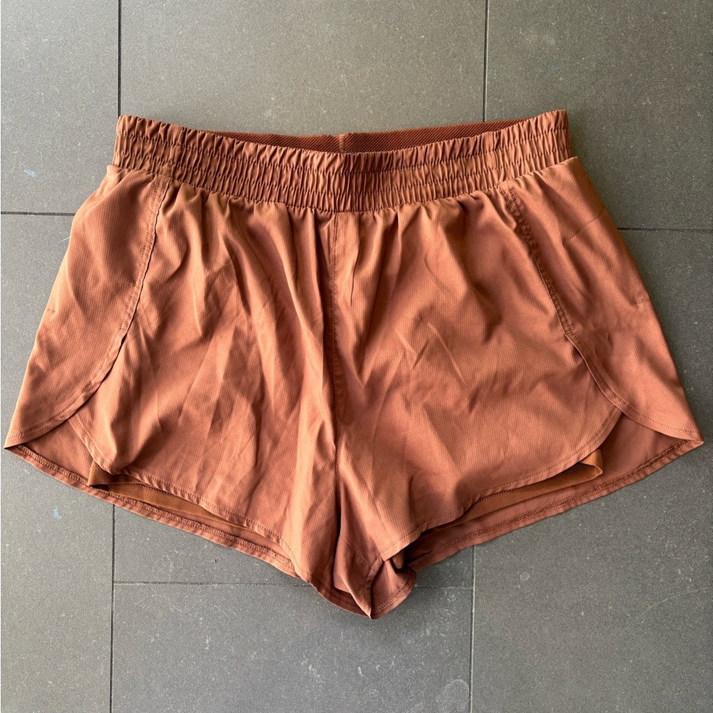 Girlfriend Collective Trail Short, Medium, Chestnut
